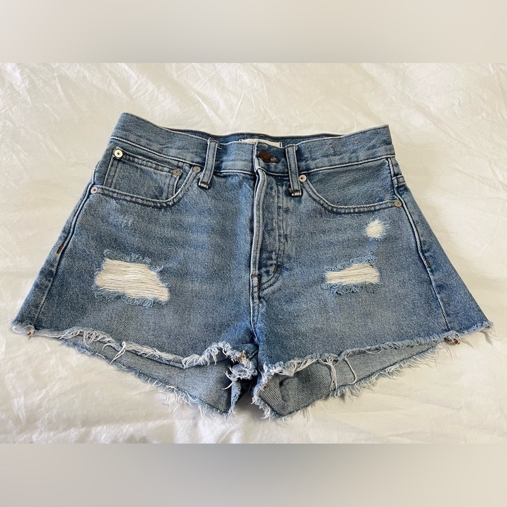 Madewell | Women’s SZ 24 | Relaxed Denim Shorts Distressed Button Fly